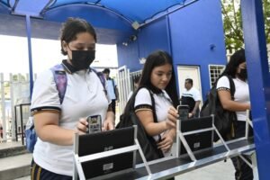 Fortalece la UAS su estrategia de seguridad integral con tecnología que permite a padres de familia conocer el ingreso y salida de sus hijos de las preparatorias