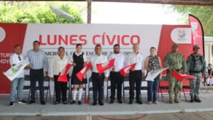 De alumno a alcalde: Jorge Bojórquez regresa a su secundaria y anuncia mejoras para el plantel